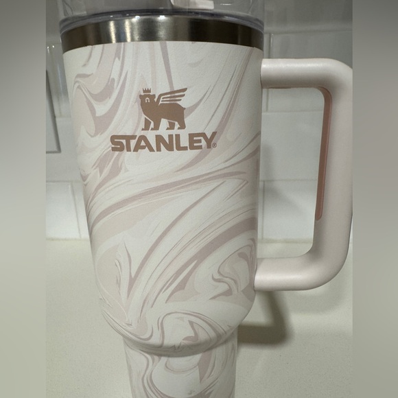 STANLEY Quencher H2.0 - 40oz Tumbler with Handle RETIRED COLOR!! ROSE GOLD SWIRL - Picture 2 of 9